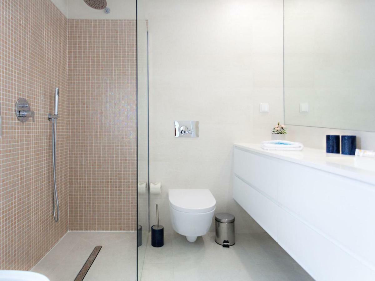 Faro Clara Suites Bagian luar foto